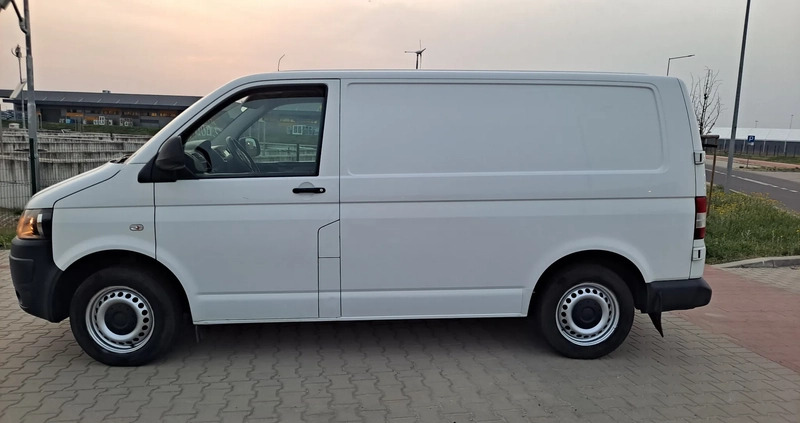 Volkswagen Transporter cena 52800 przebieg: 368000, rok produkcji 2015 z Leszno małe 379